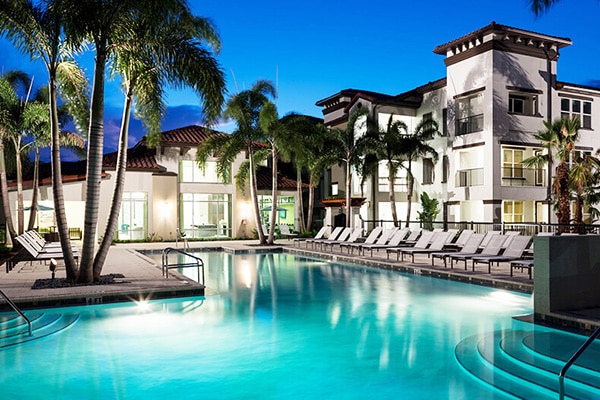 Florida Luxury Condo Resorts for Canadians